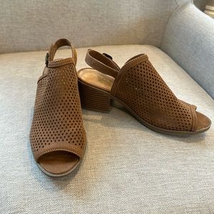 Girl's Sling Back, Open Toe Heels (Size 5)